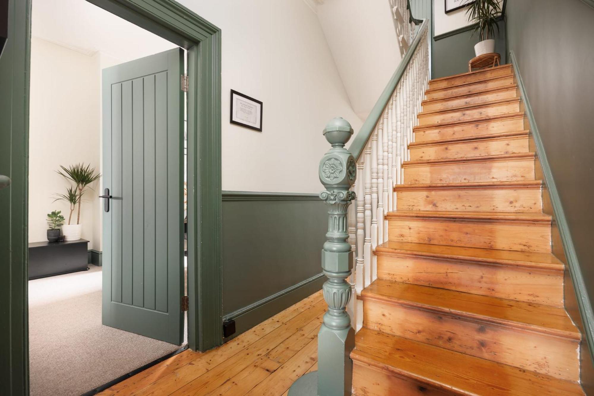 New Luxury For 2024 - Central Plymouth House - Sleeps 10 - Access To Plymouth Town - Close To The Barbican - Pets Welcome - Parking Available - By Luxe Living By Sophia Exteriör bild