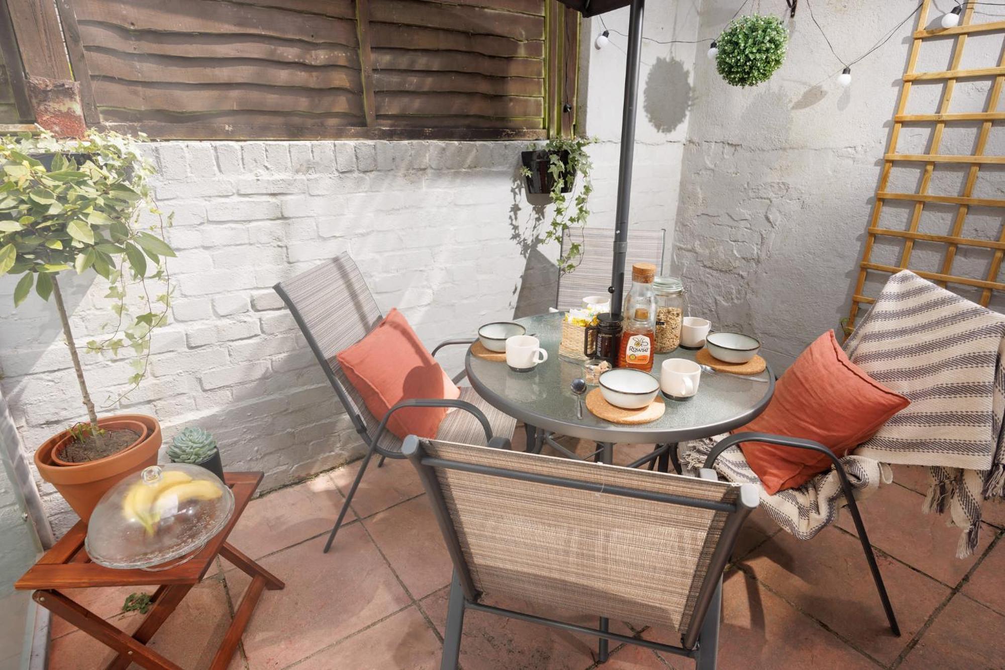 New Luxury For 2024 - Central Plymouth House - Sleeps 10 - Access To Plymouth Town - Close To The Barbican - Pets Welcome - Parking Available - By Luxe Living By Sophia Exteriör bild