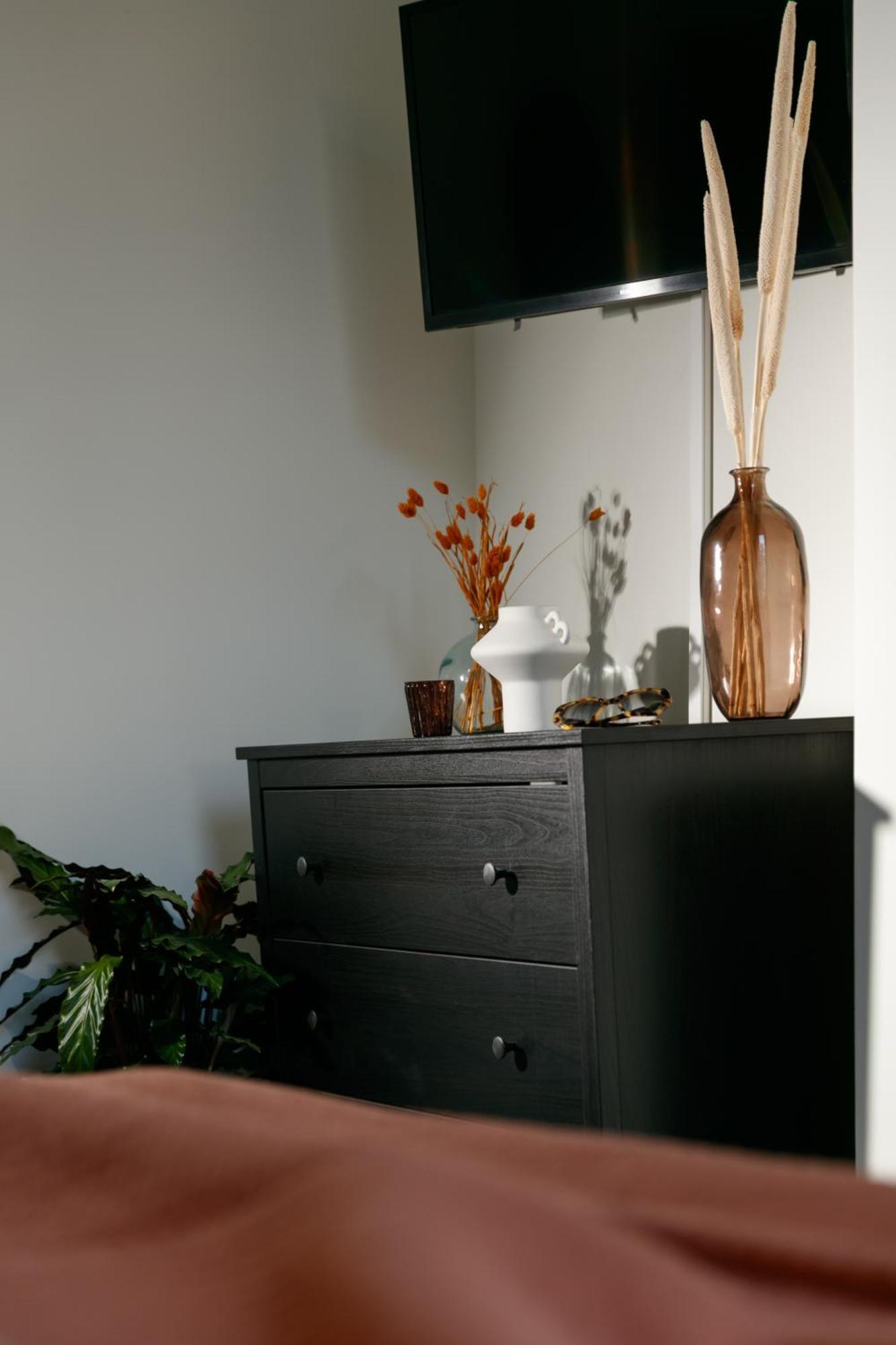 New Luxury For 2024 - Central Plymouth House - Sleeps 10 - Access To Plymouth Town - Close To The Barbican - Pets Welcome - Parking Available - By Luxe Living By Sophia Exteriör bild