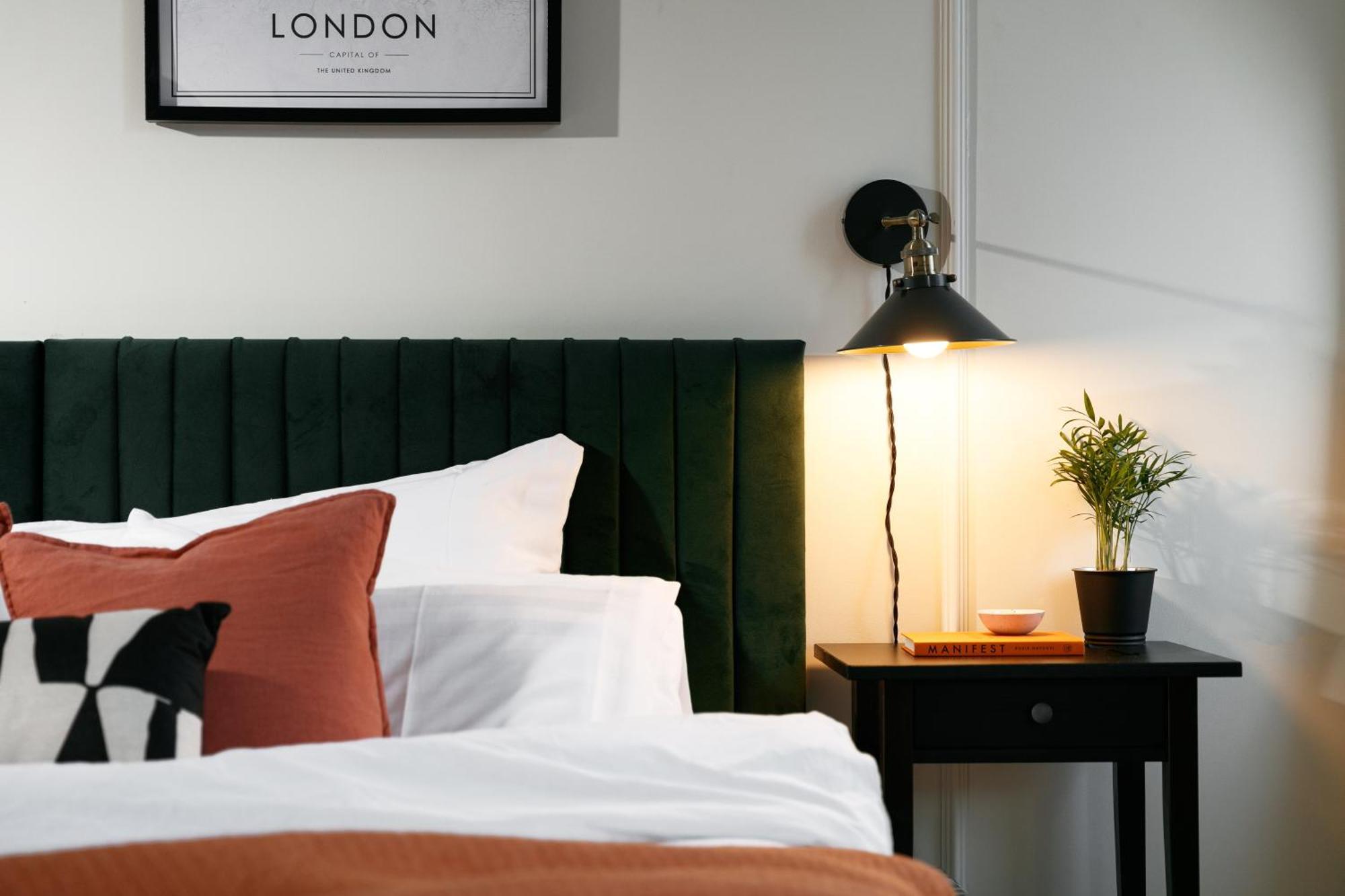 New Luxury For 2024 - Central Plymouth House - Sleeps 10 - Access To Plymouth Town - Close To The Barbican - Pets Welcome - Parking Available - By Luxe Living By Sophia Exteriör bild