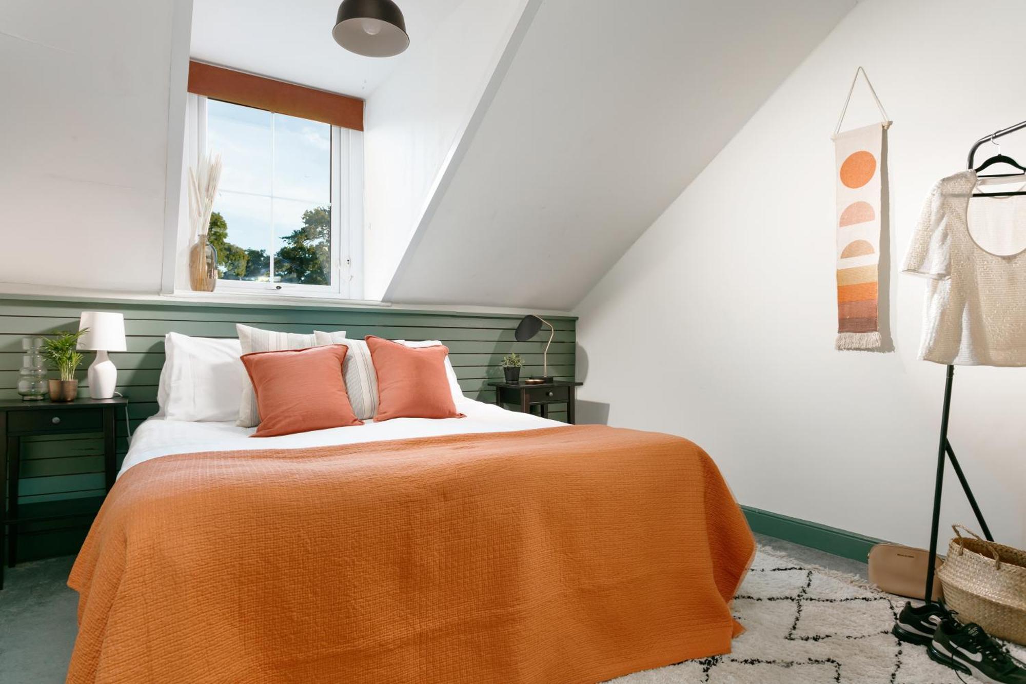 New Luxury For 2024 - Central Plymouth House - Sleeps 10 - Access To Plymouth Town - Close To The Barbican - Pets Welcome - Parking Available - By Luxe Living By Sophia Exteriör bild
