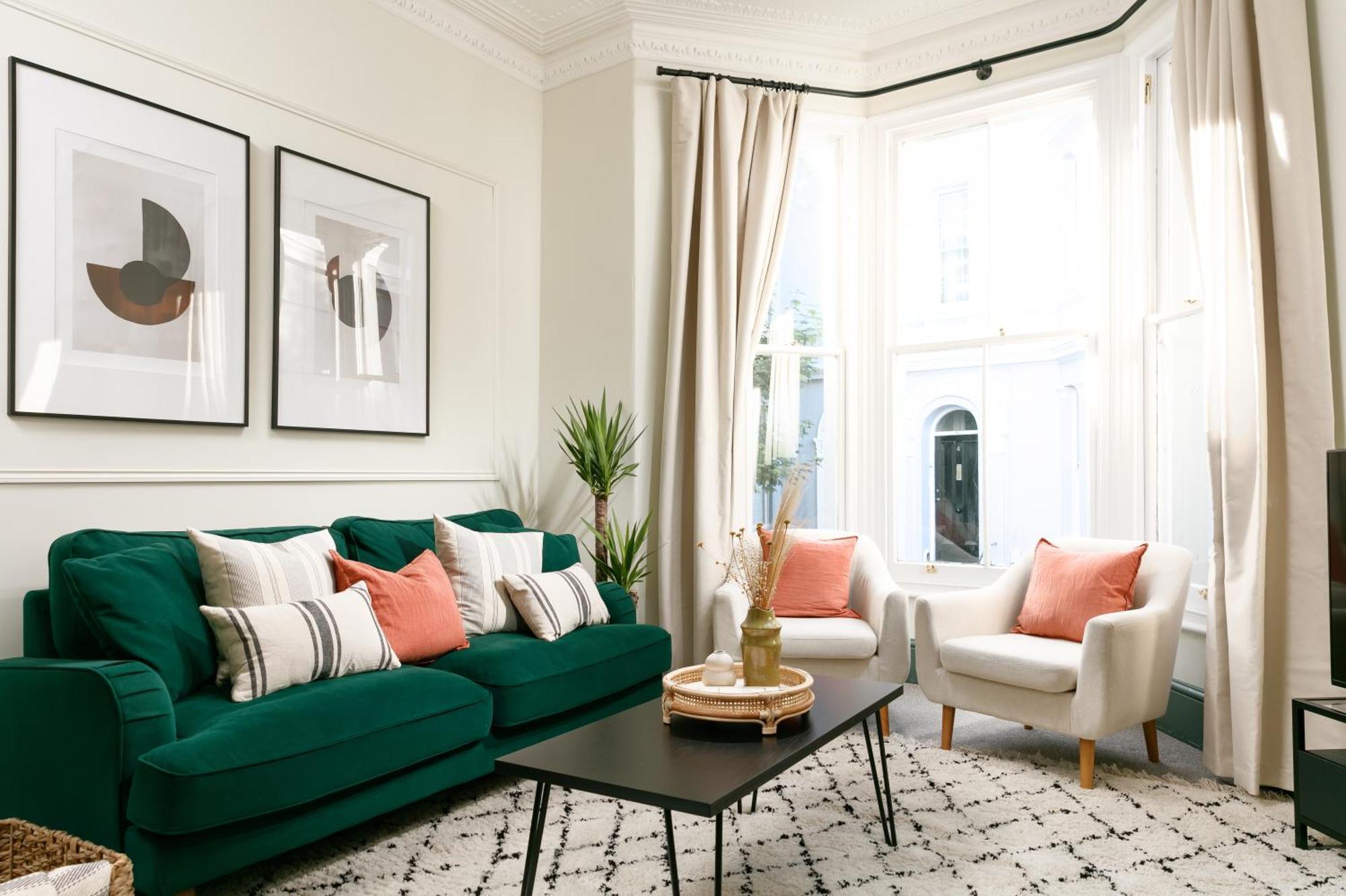 New Luxury For 2024 - Central Plymouth House - Sleeps 10 - Access To Plymouth Town - Close To The Barbican - Pets Welcome - Parking Available - By Luxe Living By Sophia Exteriör bild