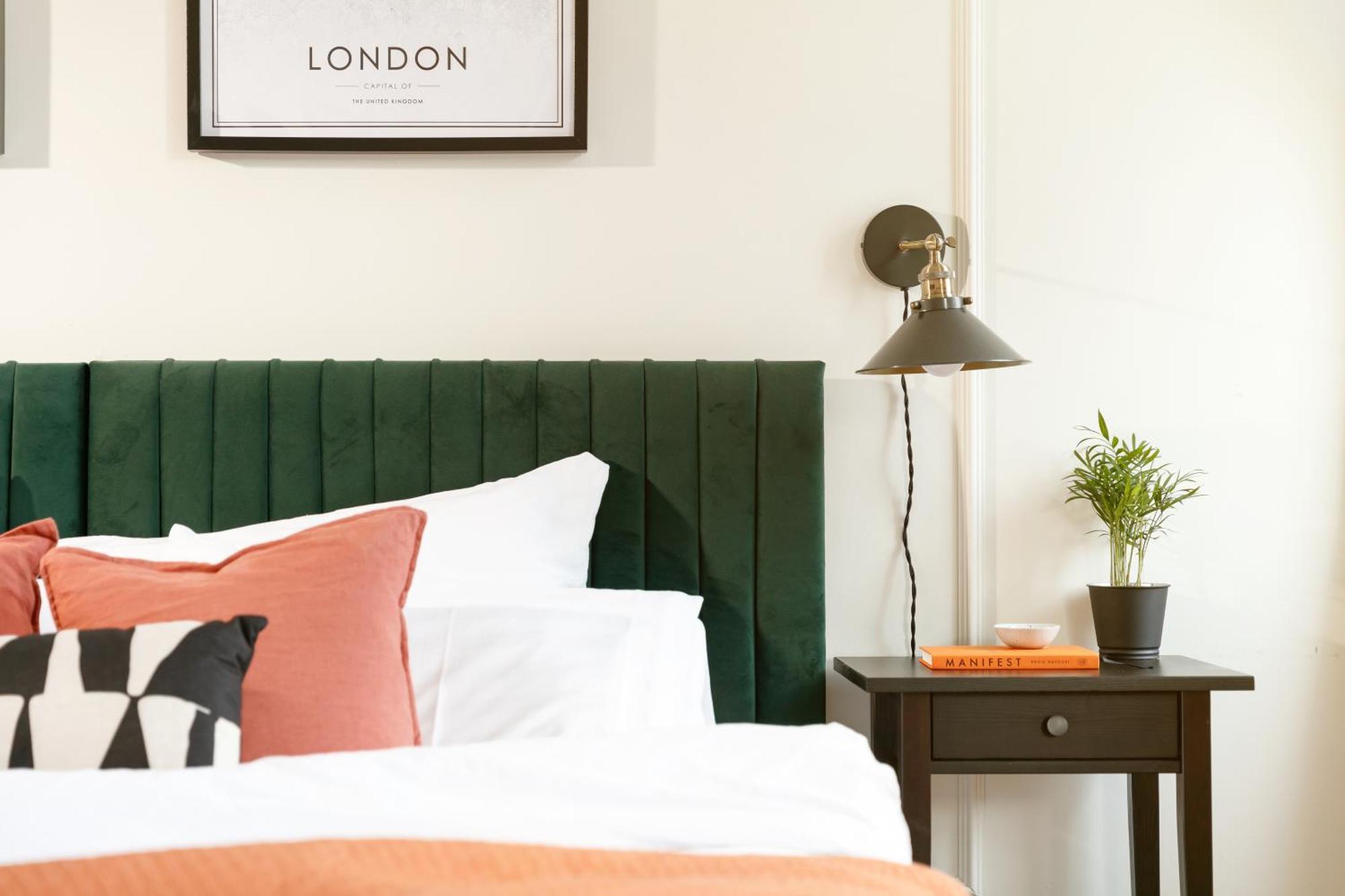 New Luxury For 2024 - Central Plymouth House - Sleeps 10 - Access To Plymouth Town - Close To The Barbican - Pets Welcome - Parking Available - By Luxe Living By Sophia Exteriör bild